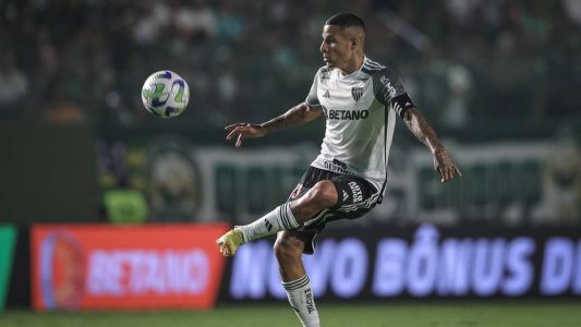 Capitão contra o Goiás, Arana recebeu vermelho direto por agressão no segundo tempo