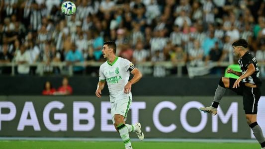 Capitão do América contra o Botafogo, Avelar comentou uso de braçadeira que reforça combate ao racismo