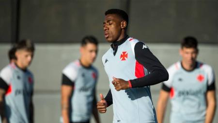 Capitão do Vasco, Léo foi um dos reforços mais caros em 2023