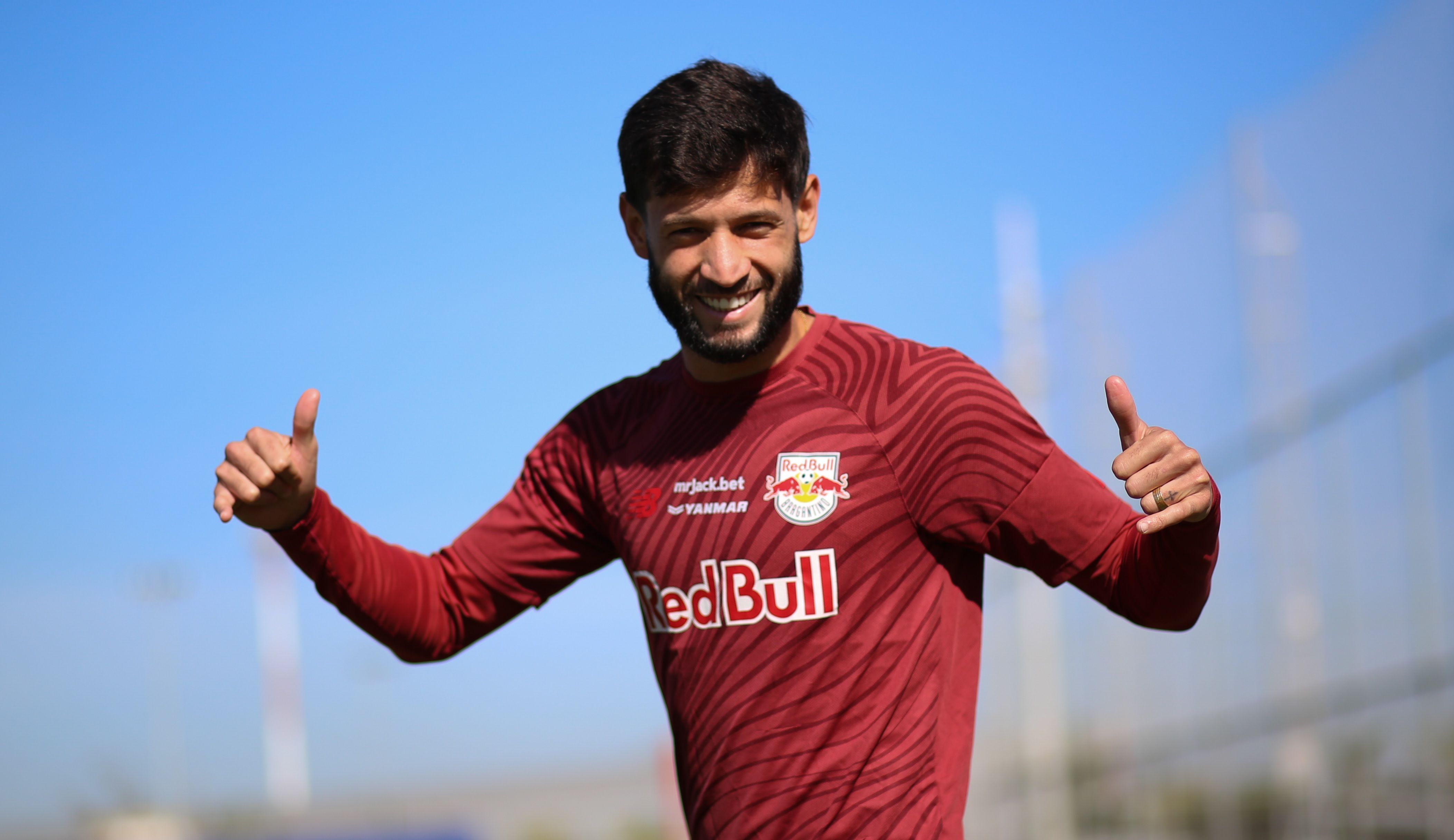 Atlético tem concorrência, mas avança por Juninho Capixaba; jovem pode entrar no negócio
