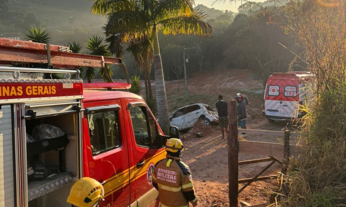 Motorista fica ferido em acidente em estrada que leva a distrito de Barbacena