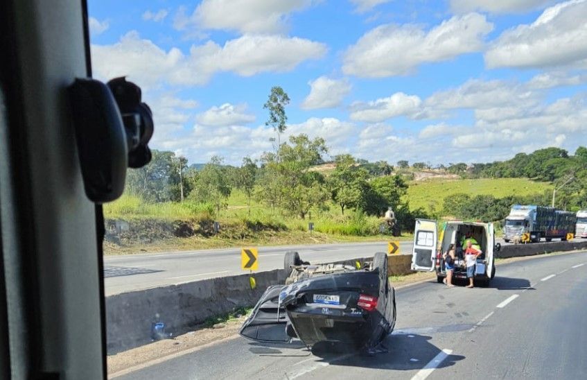 Rodovia Fernão Dias na Grande BH tem dois capotamentos em menos de uma hora nesta segunda (3)