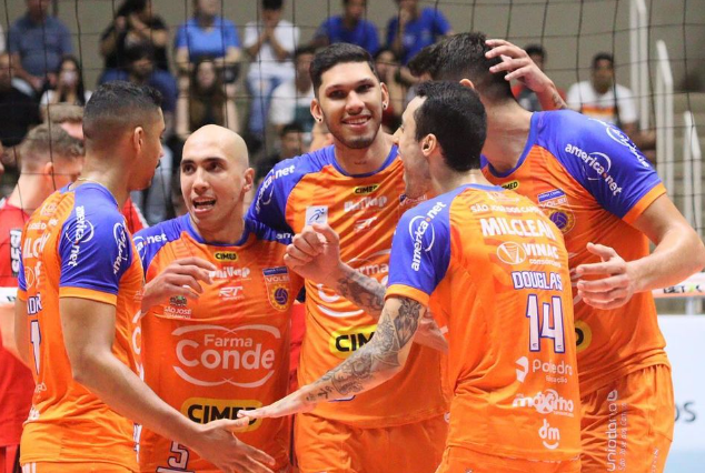 Farma Conde x Vôlei Renata: horário e onde assistir ao vivo pela Superliga de Vôlei