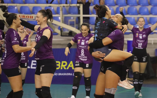 Blumenau x Barueri: horário e onde assistir ao vivo pela Superliga de Vôlei
