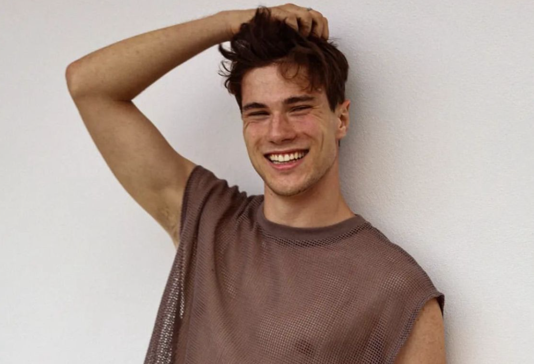 Homem mais bonito da Itália abandona carreira de modelo para virar padre