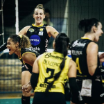 Praia Clube supera Pinheiros e vence sexta seguida na Superliga Feminina