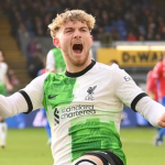 Premier League: de virada, Liverpool vence Crystal Palace e assume a liderança