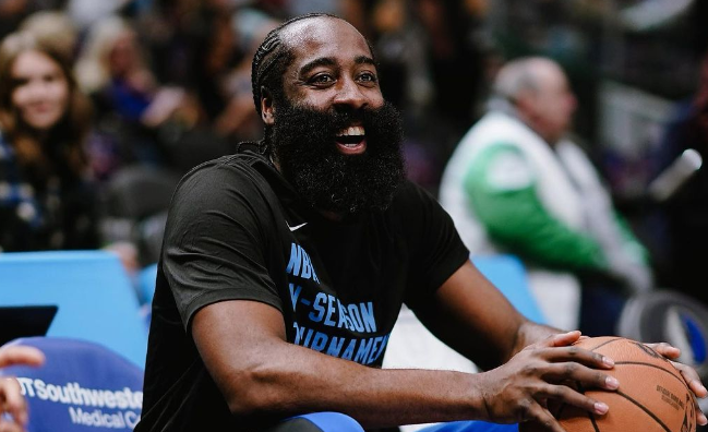 Harden se torna o 24º jogador da história da NBA a superar os 25 mil pontos
