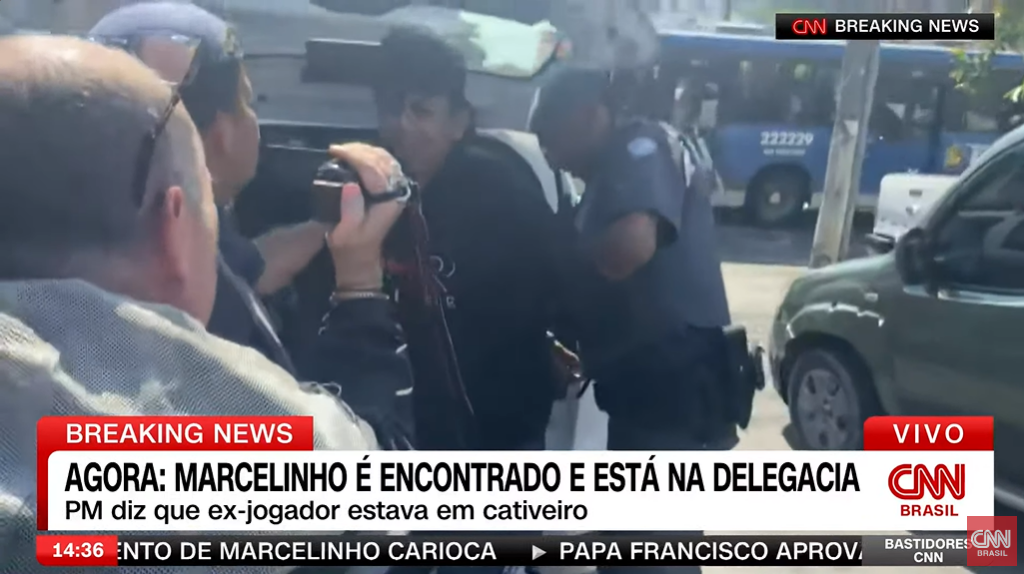 Após sequestro, Marcelinho Carioca presta depoimento em delegacia