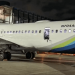 EUA suspendem voos de Boeings 737 MAX 9, após fuselagem se romper durante voo