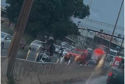 Acidente entre um carro e uma moto deixa um morto no Anel Rodoviário de BH