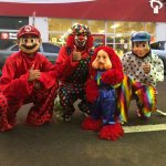 Vestido de Fofão, garotinho realiza sonho de dançar ao lado da Carreta Furacão