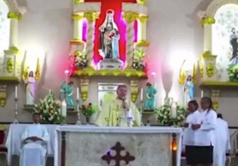 Vídeo: Padre chama casal de 'pobre' durante casamento em Sergipe e pede desculpa