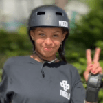 Laurinha, destaque no patins aos 13 anos, abre campanha para ir ao Mundial