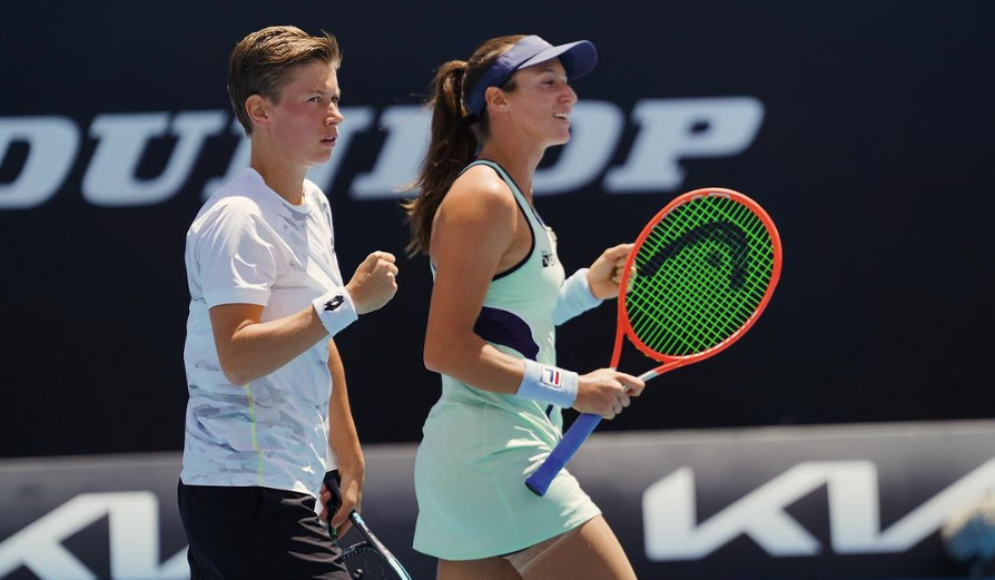 Tênis: Luisa Stefani vence e avança às quartas do Australian Open