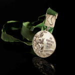 Campeão olímpico leiloa medalha de ouro por valor milionário; veja lance mínimo