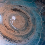 'Olho do Saara': entenda origem de misteriosa formação que é vista do espaço