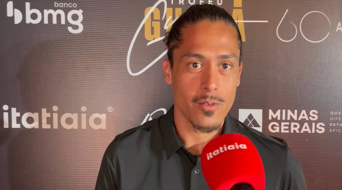 Troféu Guará Bmg: Lemos, do Atlético, vibra com premiação individual no Brasil