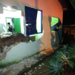 Mulher que denunciou traficante tem casa destruída e é agredida em Teófilo Otoni, em MG