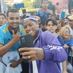 Cruzeiro chega a Valadares com festa da torcida para duelo com Democrata-GV