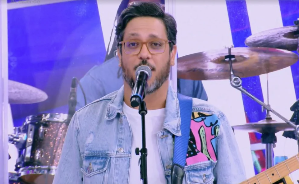 Lúcio Mauro Filho anuncia morte da mãe e comove internautas