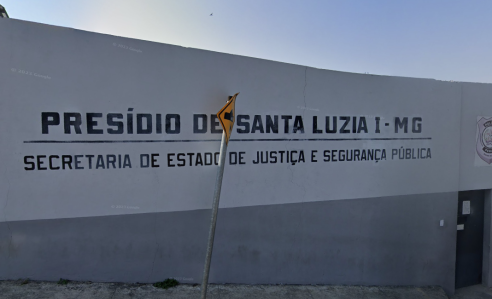 fachada do presídio de Santa Luzia (MG)