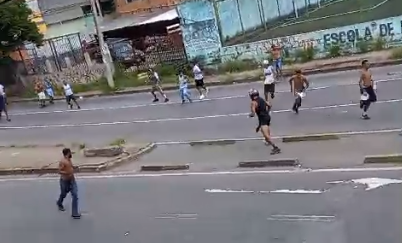 Briga entre organizadas de Atlético e Cruzeiro deixa torcedores baleados em BH