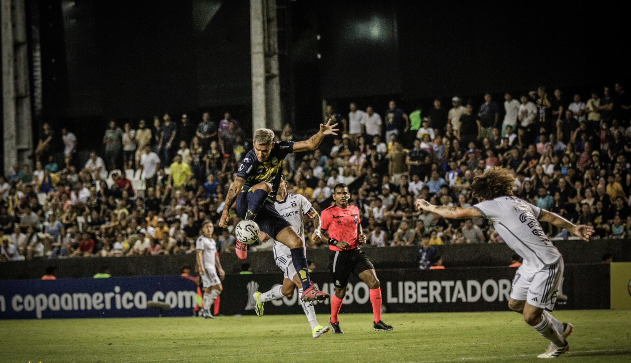 Sportivo Trinidense e Colo-Colo empatam primeiro jogo de eliminatória na Libertadores