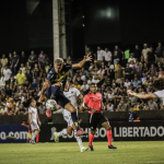 Sportivo Trinidense e Colo-Colo empatam primeiro jogo de eliminatória na Libertadores