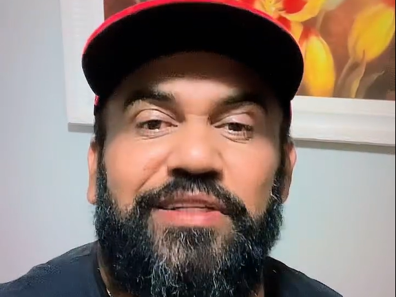 Irmão de Daniel Alves repudia boato sobre morte do jogador: ‘Vocês não têm família?’