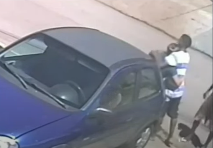 Vídeo: Mulher convence assaltantes a não roubar seu carro e ganha abraço no DF