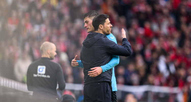 Leverkusen vence Freiburg e restabelece vantagem na Bundesliga