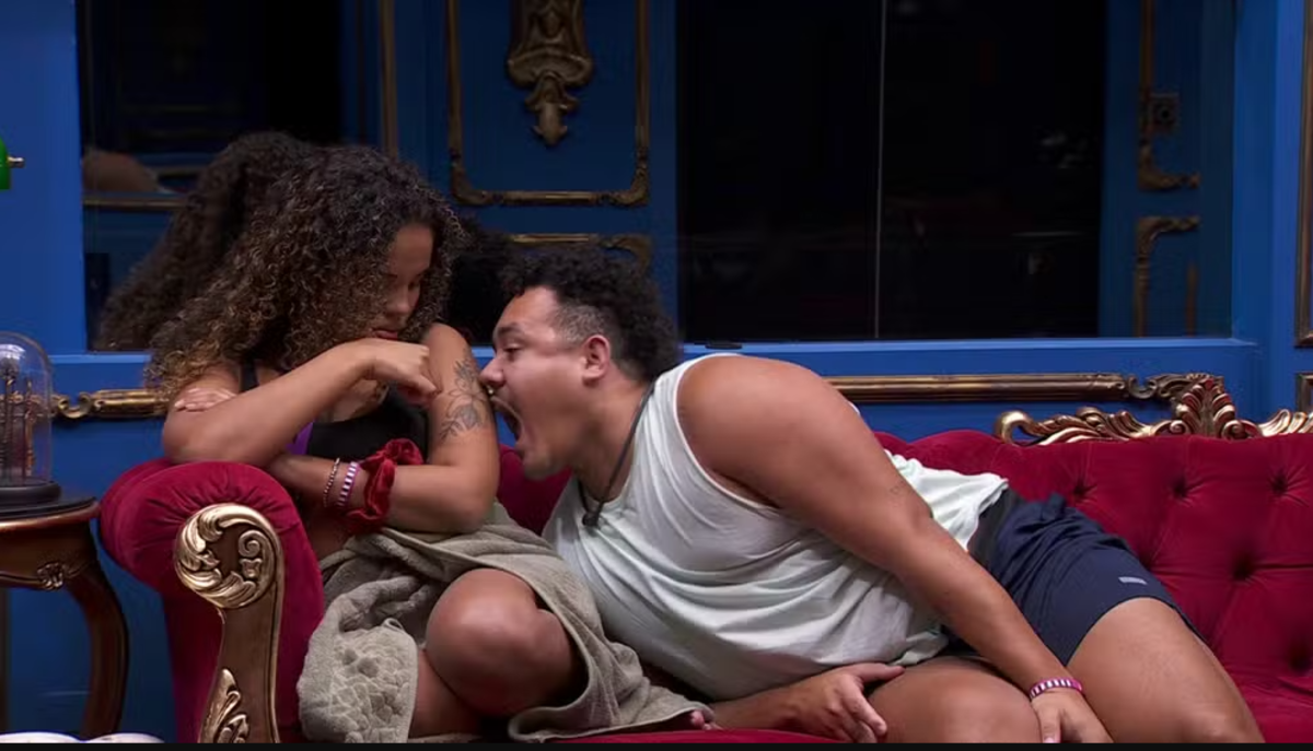 Lucas tenta morder Pitel e sister surpreende com reação no BBB 24