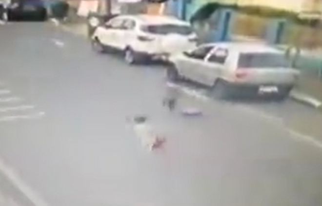 Vídeo: crianças de 3 anos fogem da creche em Balneário do Camboriú, SC