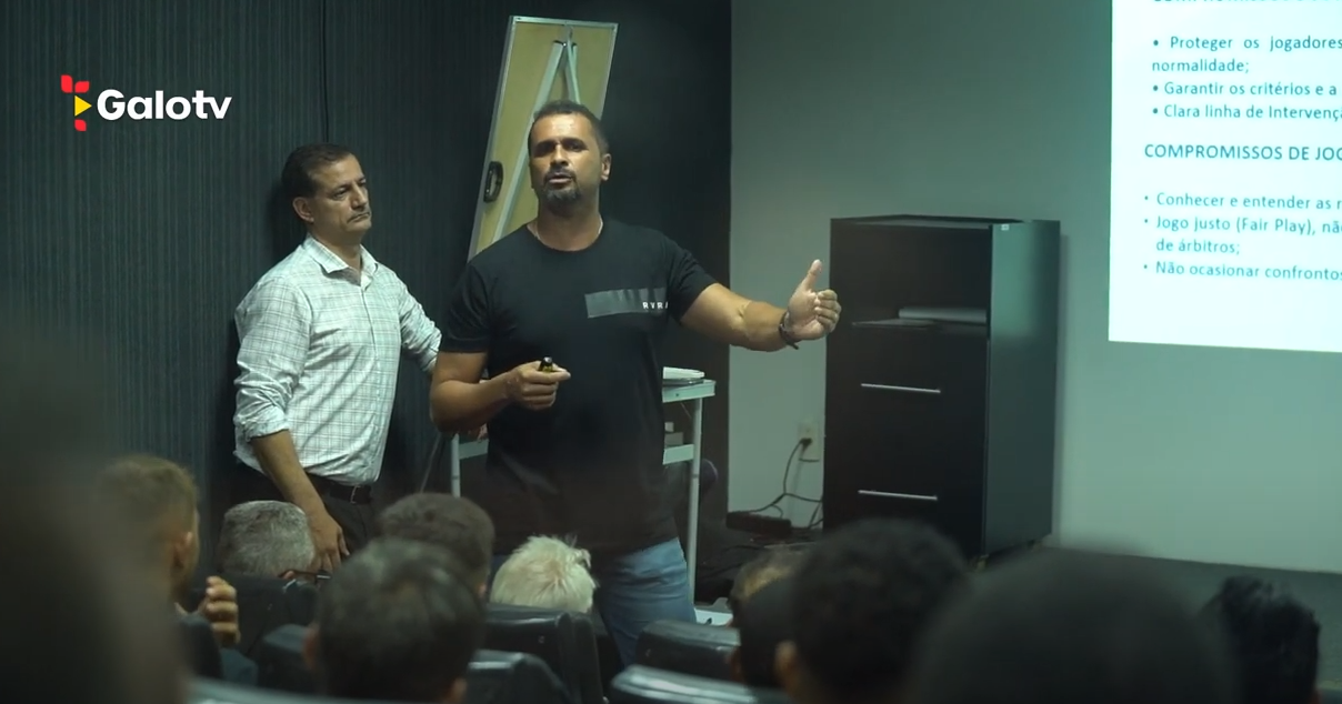Jogadores do Atlético participam de palestra sobre arbitragem