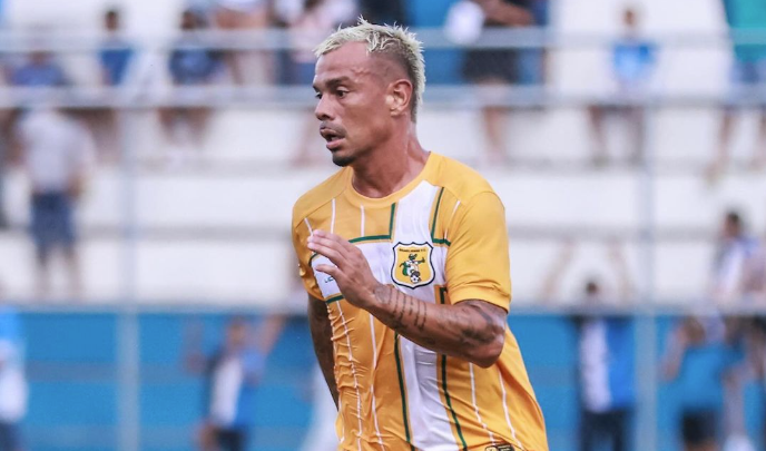 Meia vice-campeão da Libertadores pelo Cruzeiro é anunciado por clube mineiro