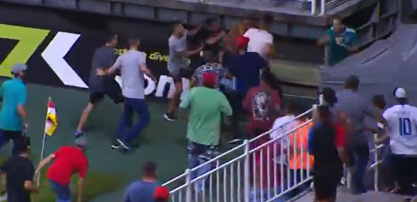 Avaí e Brusque são punidos após confusão generalizada no Campeonato Catarinense