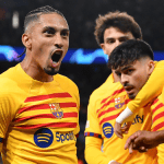 Raphinha brilha, Barcelona vence o PSG e abre vantagem na Champions League