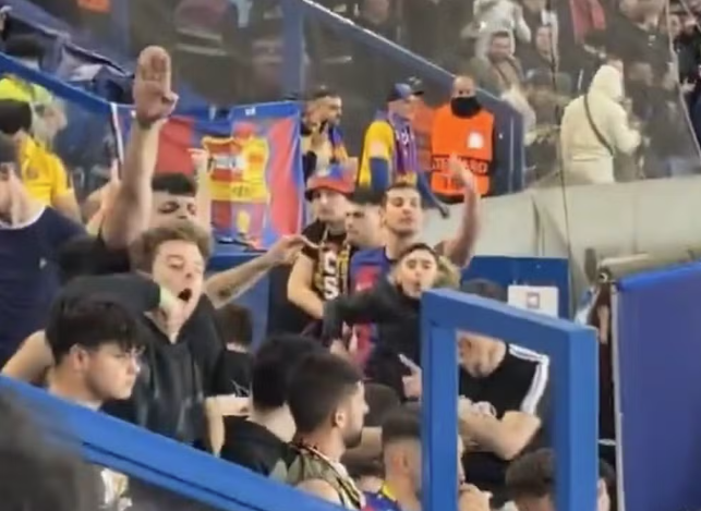 Torcedores do Barcelona são presos por racismo e gestos nazistas em jogo da Champions