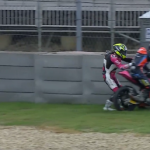 Piloto se confunde e 'rouba' moto de rival no GP das Américas; veja vídeo