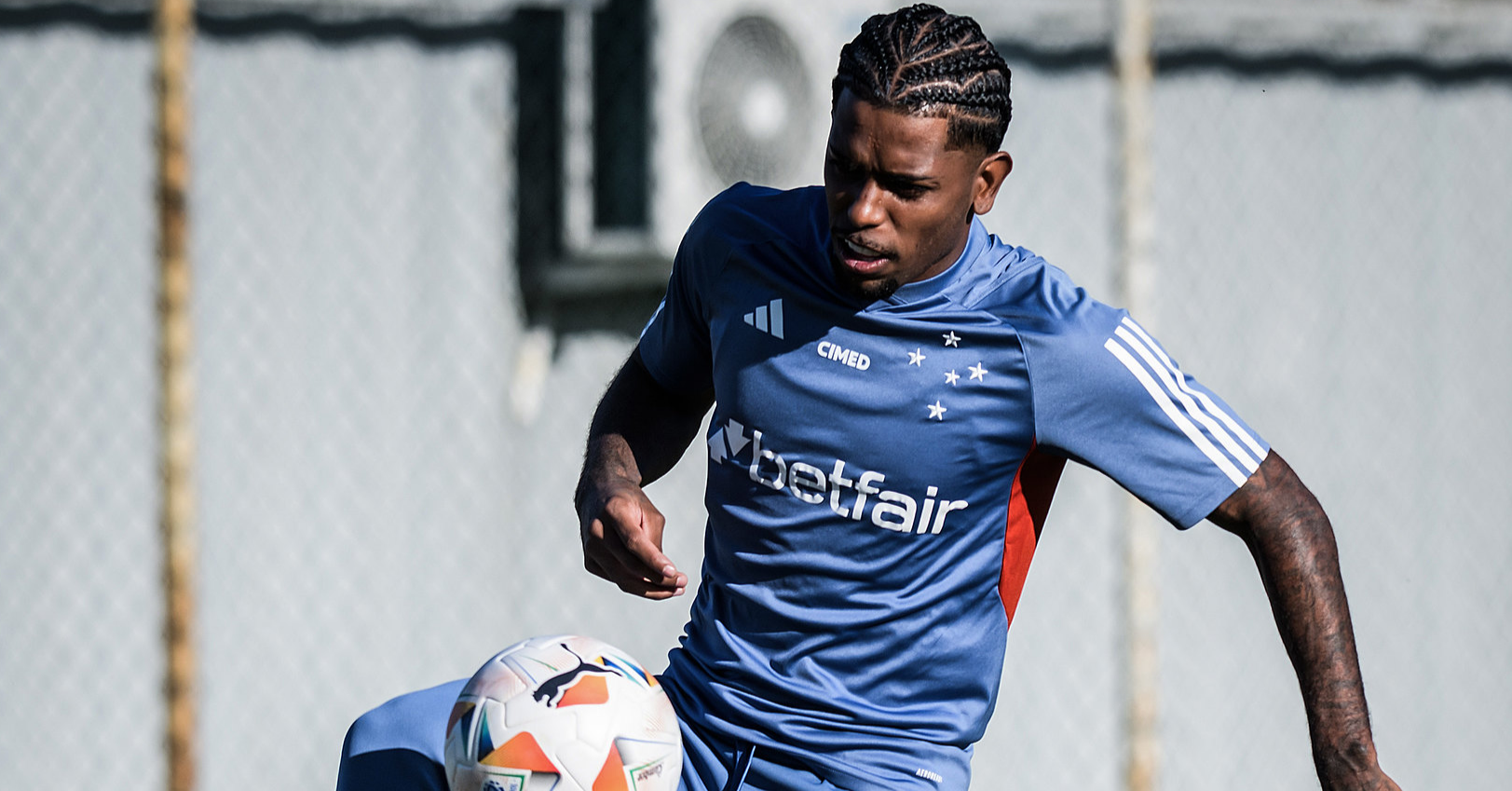 Wesley Gasolina, do Cruzeiro, desabafa nas redes sociais e apaga postagem