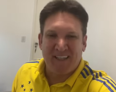 Ídolo do Cruzeiro chama Ronaldo de corintiano e celebra possível venda da SAF