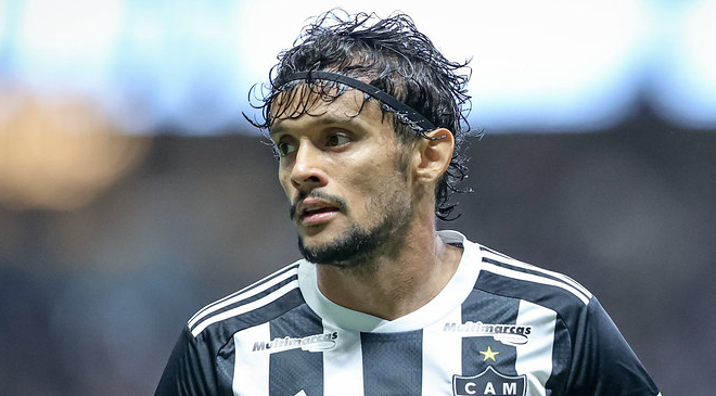 Scarpa não entrou em campo na derrota para o Peñarol