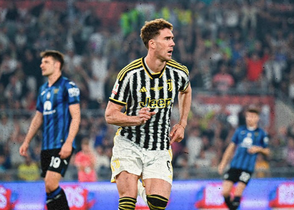Vlahovic decide e Juventus derrota Atalanta na final da Copa da Itália