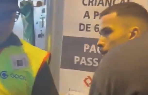 Lutador sofre racismo e é agredido em metrô de SP; vídeo mostra autor imobilizado