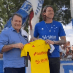 Reforço do Cruzeiro, Cássio chega à Toca II e é recebido por multidão de torcedores