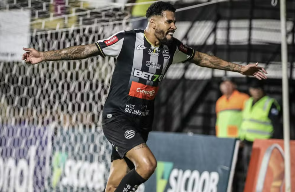 Ferroviária derrota Figueirense e cola no líder Athletic; veja resultados
