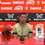 Elenco rachado? Osvaldo revela como está o clima no Vitória