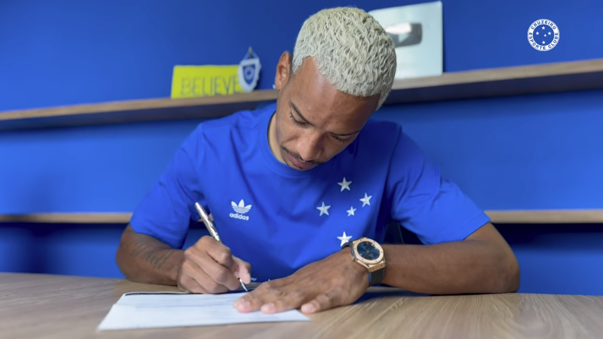 O que disse Matheus Pereira após permanência no Cruzeiro ser oficializada