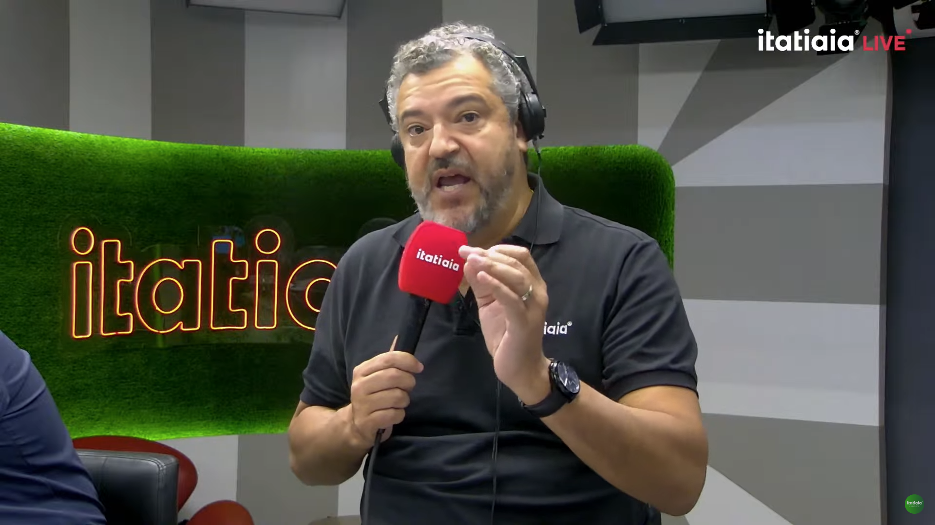 Atlético: Caixa desabafa e dispara contra arbitragem após goleada para o Palmeiras